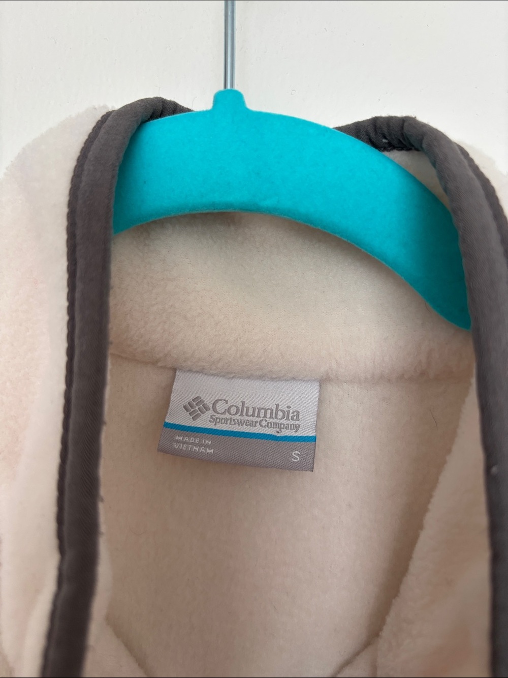 Columbia Two-Tone Snap Pullover - Cream & Gray - Picture 2 of 3
